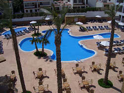 hotel eco alcoceber piscina palmeras